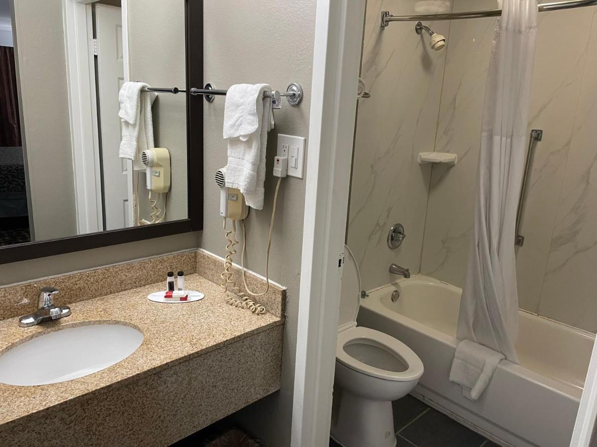 Days Inn & Suites By Wyndham Collierville Germantown Area Bagian luar foto