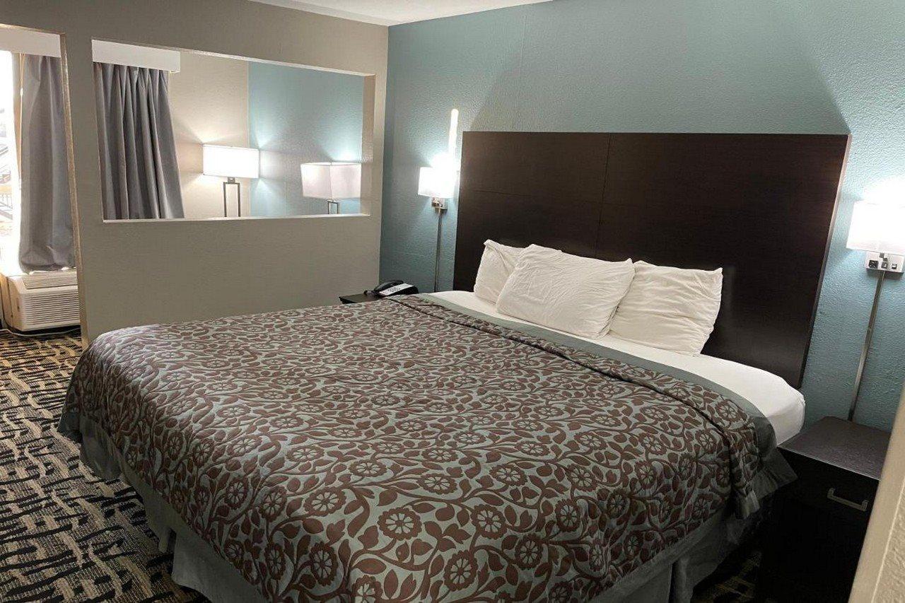 Days Inn & Suites By Wyndham Collierville Germantown Area Bagian luar foto