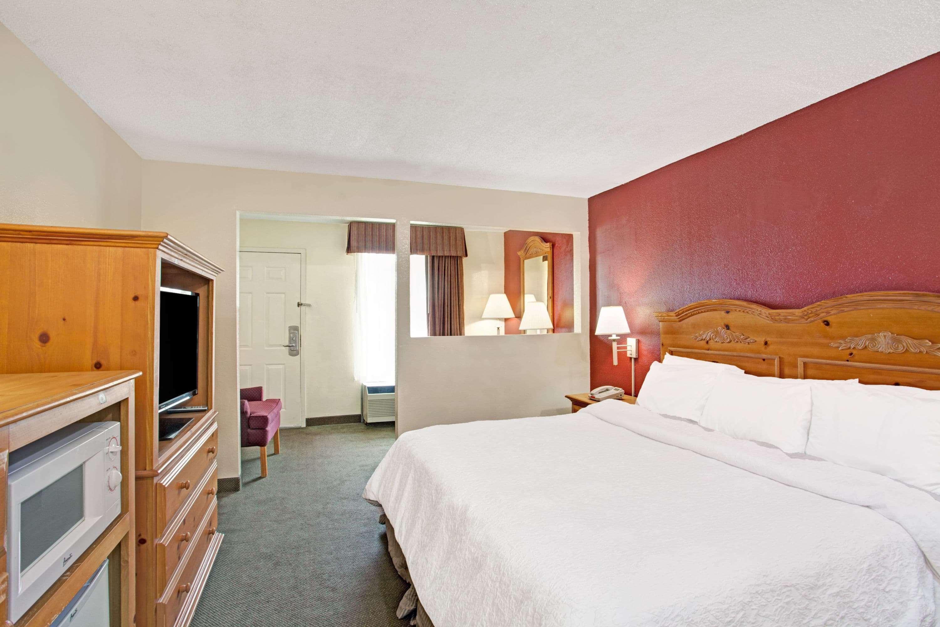 Days Inn & Suites By Wyndham Collierville Germantown Area Bagian luar foto