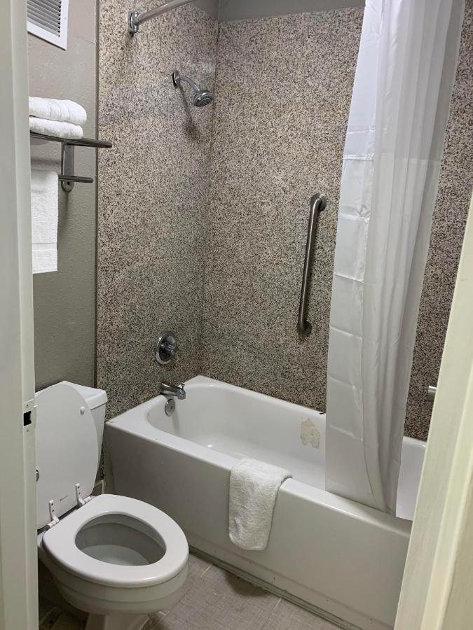 Days Inn & Suites By Wyndham Collierville Germantown Area Bagian luar foto